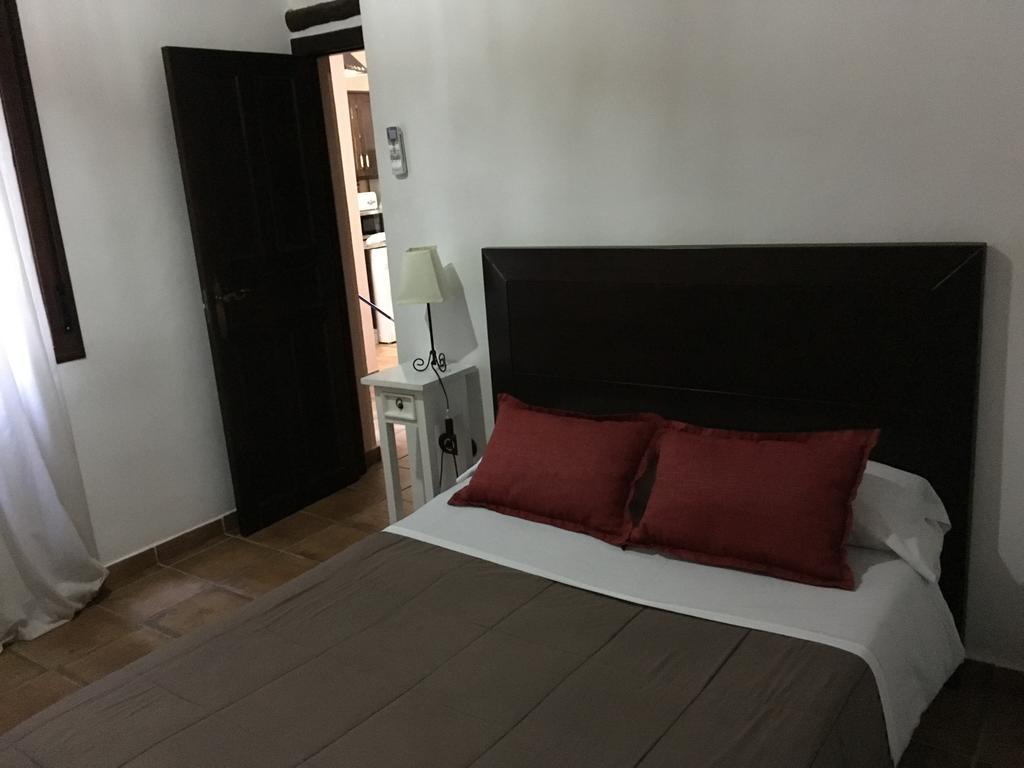Apartamentos Victoria Bujalance Exterior foto