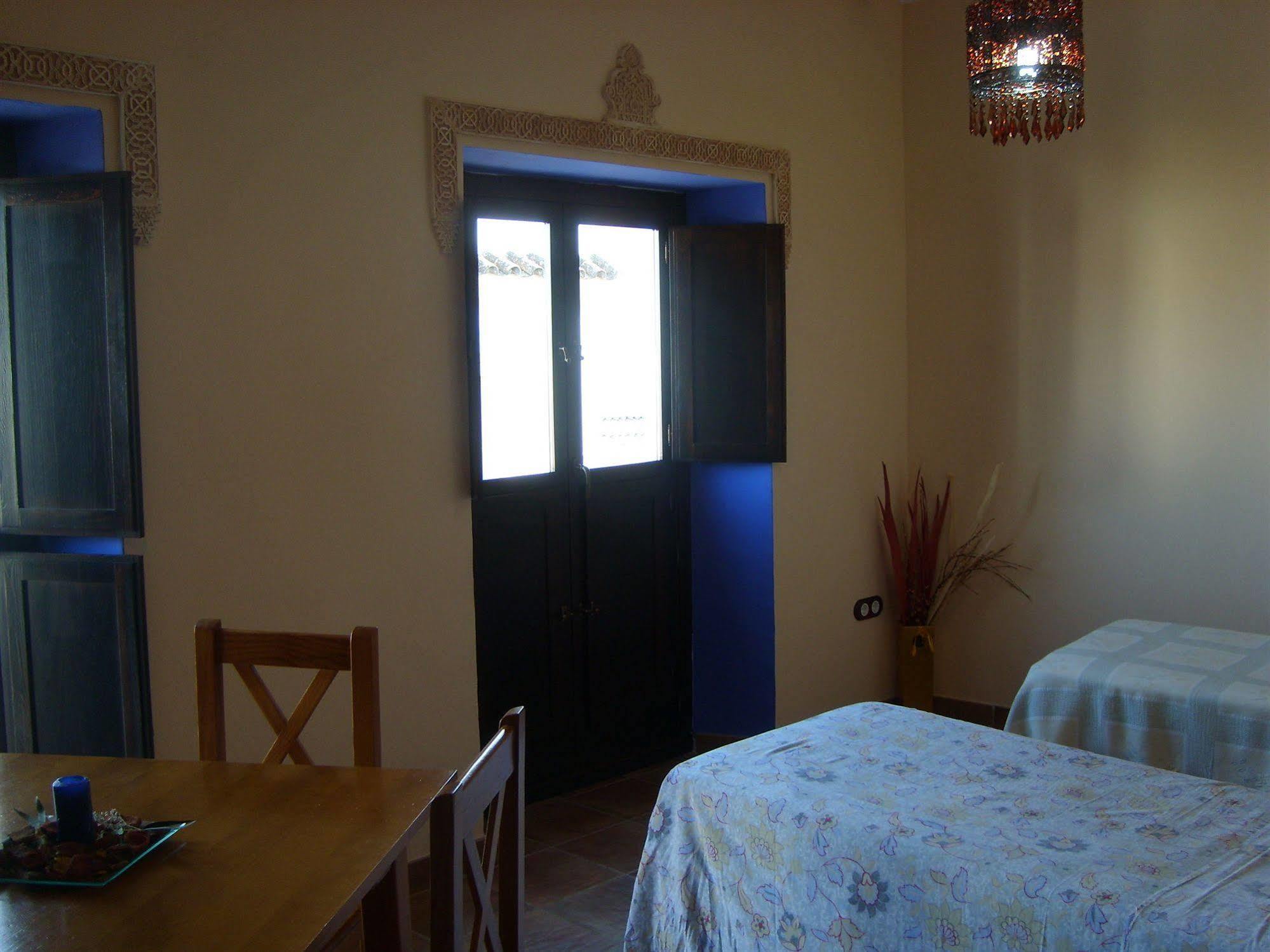 Apartamentos Victoria Bujalance Exterior foto